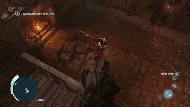 Aby pozbyć się dwóch wrogów na dole, wybierz z ekwipunku ukryte ostrza, wskocz na balustradę i tak wymierz celownik, by obaj przeciwnicy zostali podświetleni - Fort Wolcott (lokacja morska) | Skarb kapitana Kidda | Assassins Creed 3 - Assassins Creed 3 - poradnik do gry
