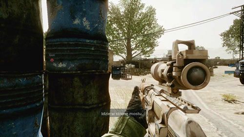 Kiedy teren będzie w miarę czysty, biegnij ile sił w nogach ponownie trzymając się lewego muru - 08 - W pogoni za Farazem - Kampania - Medal of Honor: Warfighter - poradnik do gry