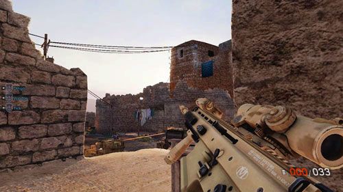 Z tego miejsca skup się przede wszystkim na wybijaniu wrogów powyżej, za ruinami muru (obrazek powyżej) - 09 - Po nitce do kłębka - Kampania - Medal of Honor: Warfighter - poradnik do gry