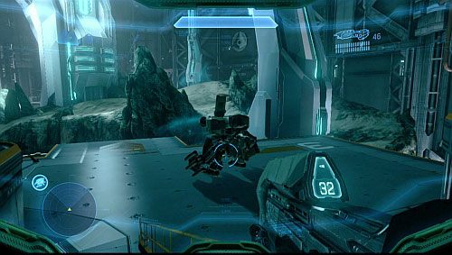 Wyjdź przez drzwi po lewej stronie - Broń kompozytora | Kompozytor - Kampania | Halo 4 - Halo 4 - poradnik do gry