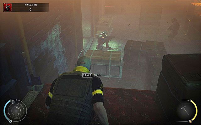 Druga część głównego obszaru magazynu również jest okupowana przez dość liczną grupę wrogów - Magazyn | 16 - Operacja Młot Bojowy | Solucja Hitman Rozgrzeszenie - Hitman Absolution - poradnik do gry