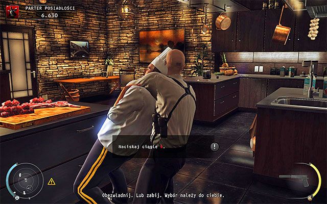 Przebranie strażnika posiadłości to nie jedyna dostępna opcja, bo możesz też postarać się pozyskać przebranie szefa kuchni - Hitman Absolution: Parter posiadłości, Osobisty kontrakt - Solucja - Hitman Absolution - poradnik do gry