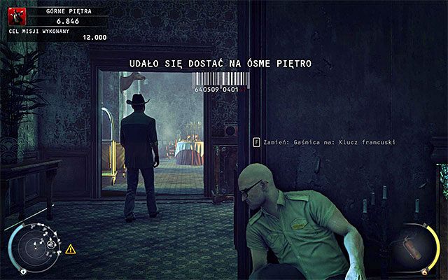 Eksploracja ósmego piętra może mieć za każdym razem inny przebieg i jest to uzależnione od miejsca, w którym ją rozpoczynasz - Dotarcie do pokoju 899 (Górne piętra) | 3 - Terminus | Hitman Rozgrzeszenie - Hitman Absolution - poradnik do gry