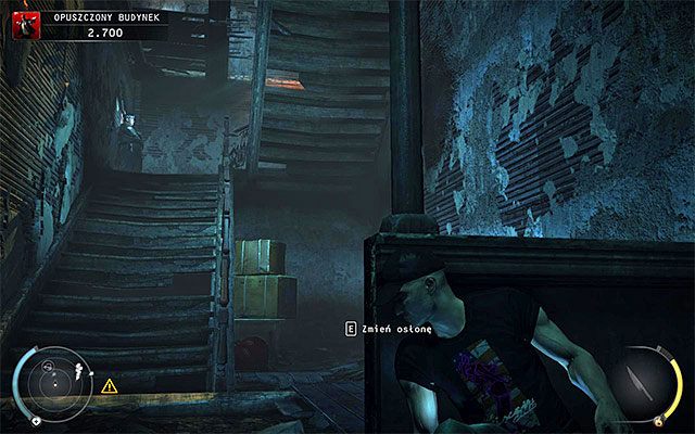 Wybierz korytarz prowadzący w stronę niezniszczonych schodów - Opuszczony budynek | 5 - Myśliwy i ofiara | Solucja Hitman Rozgrzeszenie - Hitman Absolution - poradnik do gry
