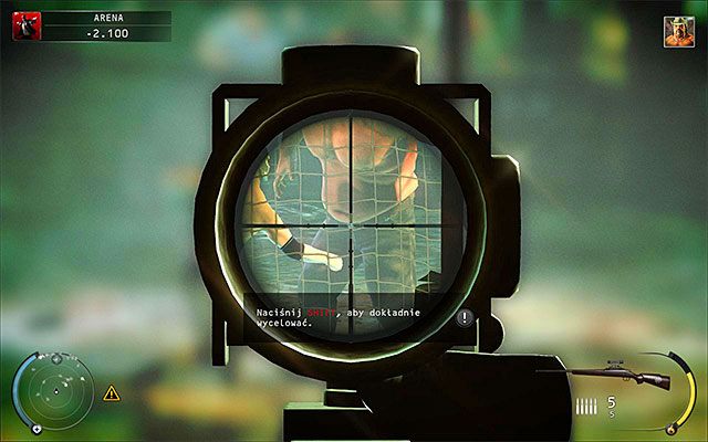 Po dotarciu na miejsce rozstaw się przy okiennicy i zaczekaj aż Patriota uderzy Sancheza w krocze - Zamordowanie Sancheza w tradycyjny sposób (Arena) | 13 - Noc walki - Hitman Absolution - poradnik do gry