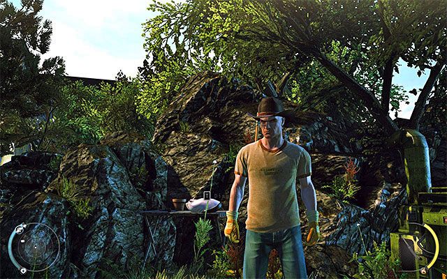 Przebranie ogrodnika możesz najłatwiej pozyskać, a mianowicie zabrać strój podczas rozgrywania etapu Szklarnia - 1 - Osobisty kontrakt | Wyzwania Hitman Rozgrzeszenie - Hitman Absolution - poradnik do gry