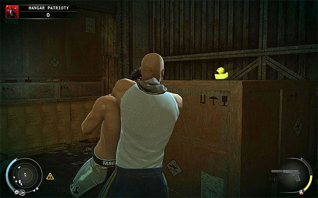 Zaczekaj aż Patriota znajdzie się w nie pilnowanym przez nikogo miejscu, ogłusz go i szybko schowaj jego ciało w pobliskiej skrzyni - 13 - Noc walki | Wyzwania Hitman Rozgrzeszenie - Hitman Absolution - poradnik do gry