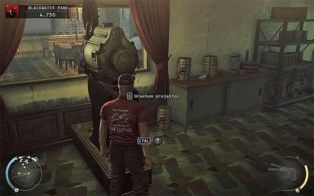 W trakcie eksploracji budynku powinieneś odnaleźć taśmę filmową - Eksploracja wnętrza budynku mieszkalnego (Blackwater Park) | 18 - Blackwater Park - Hitman Absolution - poradnik do gry