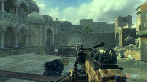 Wyjdziesz na mały dziedziniec, na którym po chwili zaroi się od wrogich żołnierzy - 08 - Achilles Veil | Misje - Opis przejścia | Call of Duty Black Ops II - Call of Duty: Black Ops II - poradnik do gry