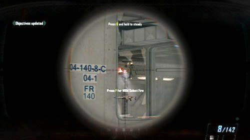 Ukryj się z lewej strony drzwi i wykryj wrogów skanerem (pierwszy obrazek powyżej) - 09 - Odysseus | Misje - Opis przejścia | Call of Duty Black Ops II - Call of Duty: Black Ops II - poradnik do gry