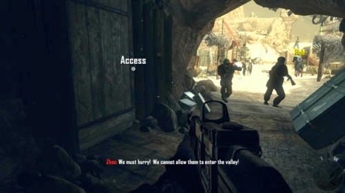 Tuż przed wyjściem zauważysz po lewej drewniane drzwi, które można otworzyć wytrychem (obrazek powyżej) - 03 - Old Wounds | Misje - Wyzwania | Call of Duty Black Ops II - Call of Duty: Black Ops II - poradnik do gry
