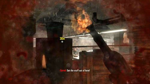 Teraz po prostu wyjdź przez drzwi po prawej i ukryj się przy ścianie - 04 - Time and Fate | Misje - Wyzwania | Call of Duty Black Ops II - Call of Duty: Black Ops II - poradnik do gry