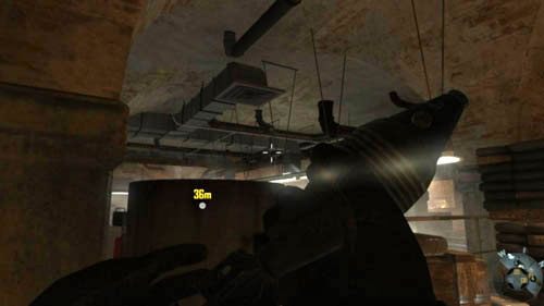 Teraz po prostu wyjdź przez drzwi po prawej i ukryj się przy ścianie - 04 - Time and Fate | Misje - Wyzwania | Call of Duty Black Ops II - Call of Duty: Black Ops II - poradnik do gry