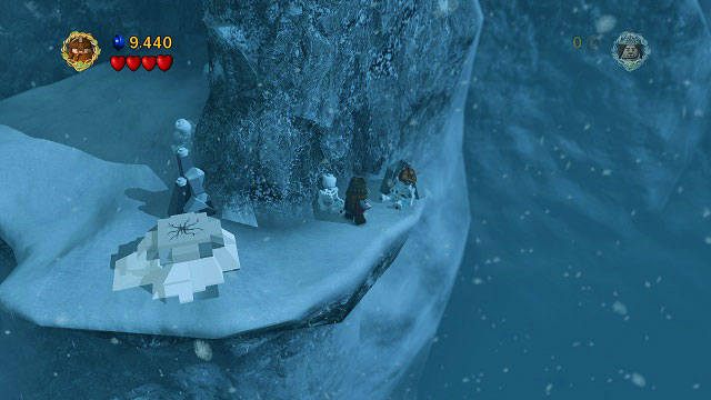 #5 - Za lawiną, po przejściu głębokiego śniegu i zbudowaniu ciasnego tunelu - Przełęcz Caradhras | Znajdźki | LEGO The Lord of the Rings - LEGO The Lord of the Rings: Władca Pierścieni - poradnik do gry