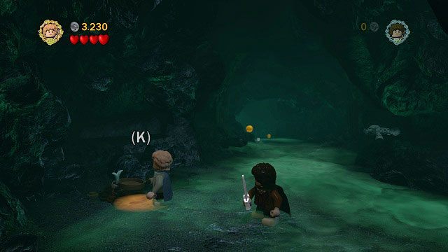 #2 W lokacji, gdzie po raz pierwszy natrafiamy na LEGO Morgulu; bezpośrednio pod półką skalną - Ścieżki umarłych | Znajdźki | LEGO The Lord of the Rings - LEGO The Lord of the Rings: Władca Pierścieni - poradnik do gry