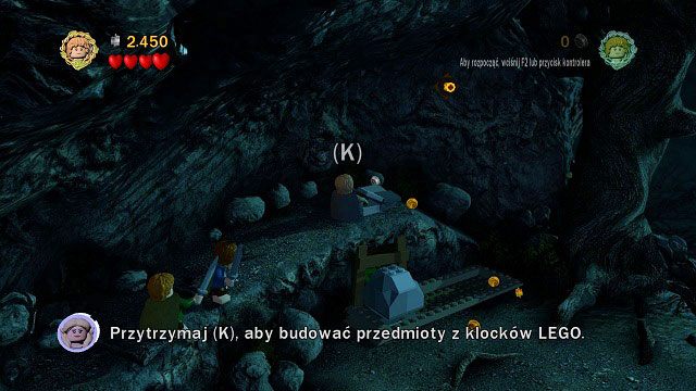 Najpierw musimy zbudować posadzkę z leżących nieopodal kafelków LEGO - Wichrowy Czub | Opis przejścia - Akt I | LEGO The Lord of the Rings - LEGO The Lord of the Rings: Władca Pierścieni - poradnik do gry