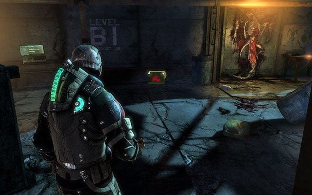 Na biurku po lewej stronie zaraz przy wejściu do pomieszczenia, w którym znajdziesz drugą płytę [sektor biologiczny] - Rozdział 14 (1) | Sekrety | Dead Space 3 - Dead Space 3 - poradnik do gry
