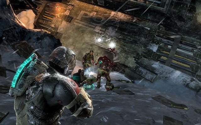 Aby móc strzelać musisz wpierw wycelować (sam przycisk strzału służy do zadania ataku trzymana bronią wręcz) - Prolog - Beginnings | 1 - Prolog / Rude Awakening | Dead Space 3 - Dead Space 3 - poradnik do gry