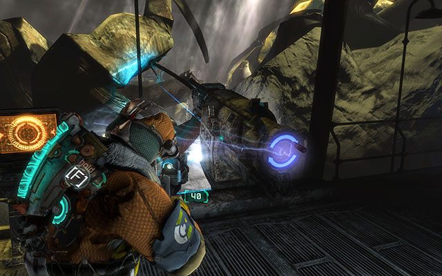 Jeśli jeszcze tego nie zrobiłeś, po wejściu do ośrodka znajdziesz po prawej stronie warsztat, gdzie możesz stworzyć nową broń - próbnik [Probe Gun], na podstawie posiadanego schematu i zebranych elementów - 12 - Autopsy - Probe the Specimen for information | 12, 13 - Autopsy / Reach for the Sky - Dead Space 3 - poradnik do gry