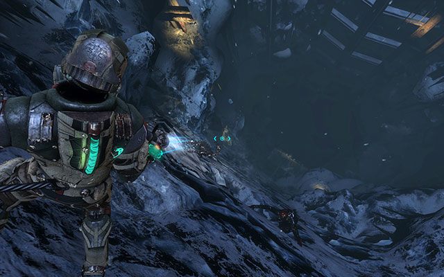 Po przejściu przez drzwi zauważysz uciekającego Danika - 16 - What Lies Below - Follow Danik down the Research Silo | 16, 17 - What Lies Below / A Strange City - Dead Space 3 - poradnik do gry