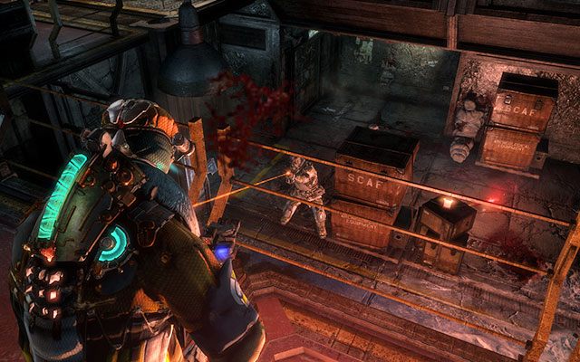 W następnym pomieszczeniu jedyną możliwą droga dalej jest winda - wejdź do niej i zjedź na dół - Protect the Armory munitions | Armory - zadanie poboczne | Dead Space 3 - Dead Space 3 - poradnik do gry