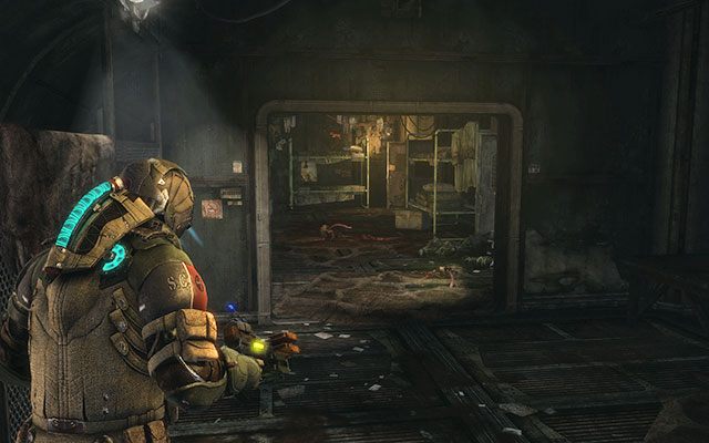 Udaj się dalej przechodząc przez dwa następne pomieszczenia, aż dotrzesz do pokoju z łóżkami - Reaper Barracks - Scavenge the 163rd Reaper Barracks | Zadania poboczne - inne - Dead Space 3 - poradnik do gry