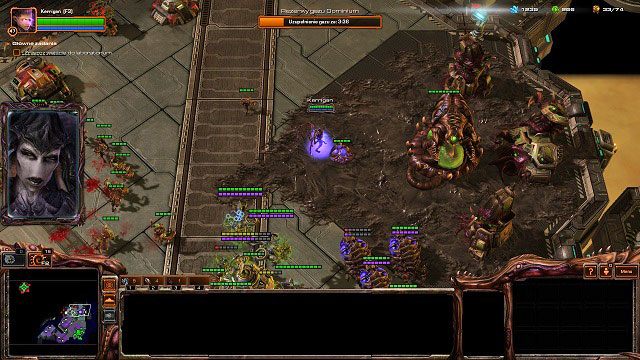 Możemy rozpocząć teraz klasyczną rozbudowę: po trzy robotnice do każdego złoża minerałów oraz ekstraktora - Plaga | Kampania - stacja Skygeirr | StarCraft II Heart of the Swarm - StarCraft II: Heart of the Swarm - poradnik do gry