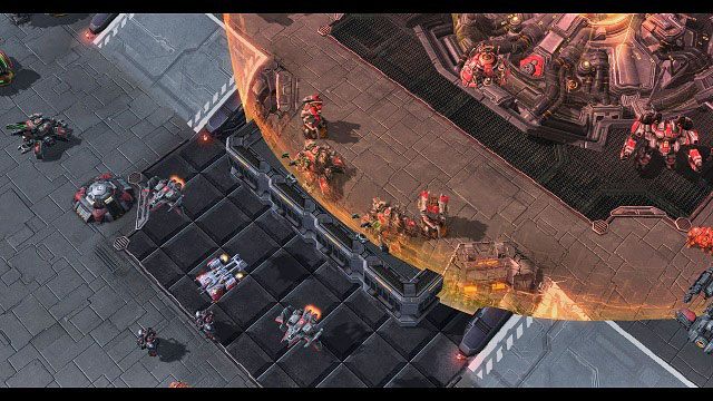 Generator pola zostanie ponownie uruchomiony; czas na kolejny sabotaż - Oblężenie | Kampania - finał | StarCraft II Heart of the Swarm - StarCraft II: Heart of the Swarm - poradnik do gry