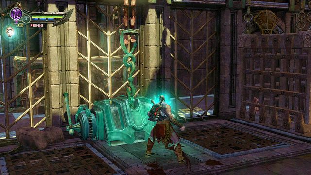 Udaj się teraz do męczennika wiszącego na ścianie i użyj amuletu na mechanizmie do jego rozciągania - 17 - Komnata Męczennika | Opis przejścia | God of War Wstąpienie - God of War: Ascension - poradnik do gry