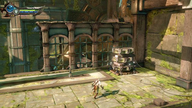 Złap za ruchomy podest, przeciągnij go w prawo pod ścianę i przesuń do przodu - Wnętrze posągu | God of War Wstąpienie - God of War: Ascension - poradnik do gry