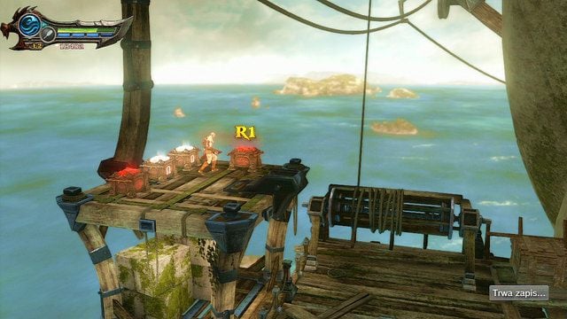 Po walce wskocz na drewnianą platformę po lewej by pootwierać czerwone i białe skrzynie - 22 - Żebra Apollona | Opis przejścia | God of War Wstąpienie - God of War: Ascension - poradnik do gry