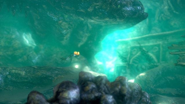Udaj się dolną ścieżką i przyglądaj się podłożu - Artefakty | Artefakty, Oczy Gorgony i Pióra Feniksa - God of War: Ascension - poradnik do gry