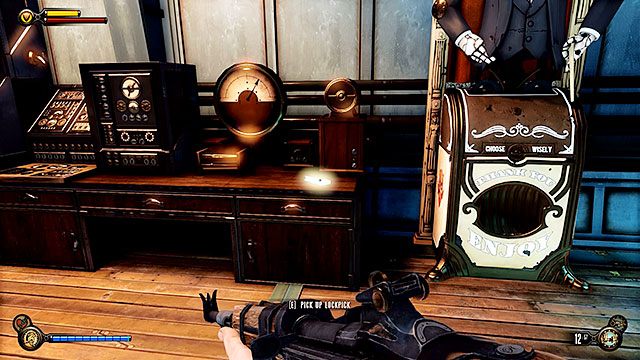 Wejdź po schodach na wyższy poziom pokładu, tuż nad ostatnio odwiedzonym pomieszczeniem - Oczyść Wstęgę hangaru | Rozdział 37 - Pokład Hangaru | BioShock Infinite - BioShock: Infinite - poradnik do gry