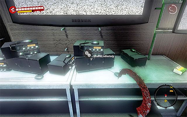 Dokładnie zbadaj to pomieszczenie, bo są tu m - Dotrzyj do pokoju komunikacji radiowej | Rozdział 9 - Zmilitaryzowana strefa - Dead Island Riptide - poradnik do gry