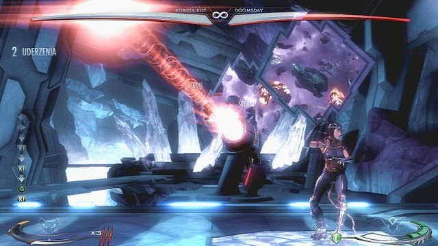 Po prawej stronie areny znajduje się działko świecące się na czerwono - Injustice: Forteca Samotności - arena - Injustice Gods Among Us - poradnik do gry