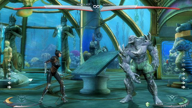 Po prawej stronie areny znajduje się podest z kamienną tablicą - Injustice: Atlantyda - arena - Injustice Gods Among Us - poradnik do gry