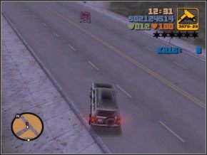 Objeżdżając posiadłości natrafisz na trzeciego, który czai się w tunelu po prawej (zbliż się do niego, żeby w ogóle zaczął cię gonić) - 14 - Asuka | Grand Theft Auto 3 - Grand Theft Auto 3 - poradnik do gry