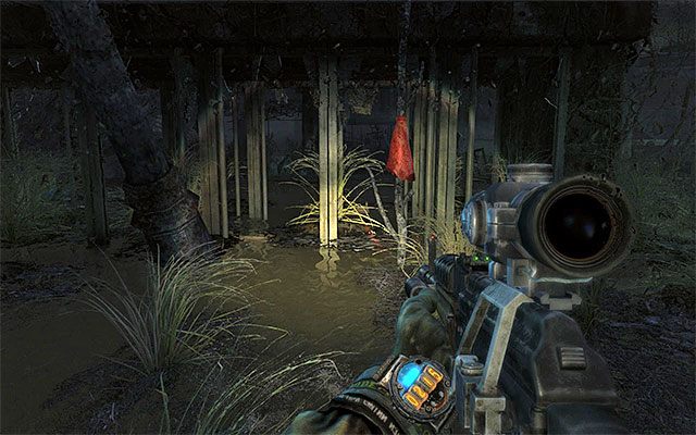 Po ucieknięciu wielkiej zielonej bestii znajdziesz się wewnątrz dwupoziomowego opuszczonego budynku - Skrzynie z ekwipunkiem na bagnach | Inne sekrety | Metro Last Light - Metro: Last Light - poradnik do gry
