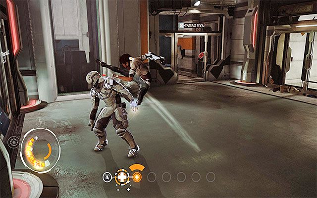 W pomieszczeniu wkrótce zjawi się elitarny wartownik (Elite Enforcer) w otoczeniu grupki zniewolonych mutantów (Reconversion Leaper) - Pokonanie strażników więziennych | Epizod 6 w Remember Me - Remember Me - poradnik do gry