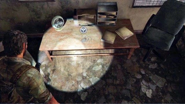 Warto również przeszukać pokój obok - Za murem (mapa) | Prolog i Strefa kwarantanny | Solucja The Last of Us - The Last of Us - poradnik do gry