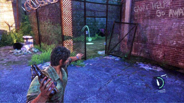Gdy zabierzesz już wszystko, zejdź na dół, zdetonuj ładunki przyczepione do siatki i idź dalej prosto - Las | Miasteczko Billa | Solucja The Last of Us - The Last of Us - poradnik do gry