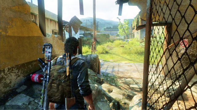 Po krótkiej animacji przejdź przez drzwi z lewej i idź cały czas przed siebie, aż dotrzesz na autobusowy peron - Autostrada | Zajezdnia | Solucja The Last of Us - The Last of Us - poradnik do gry
