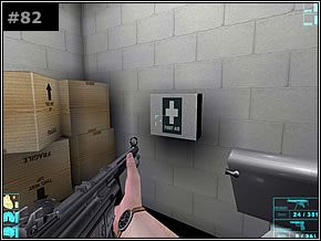 Podejdź do kraty obok drzwi [#83], przykucnij i otwórz ją - Misja 09 - Plain The Hero - Die Hard: Nakatomi Plaza - poradnik do gry