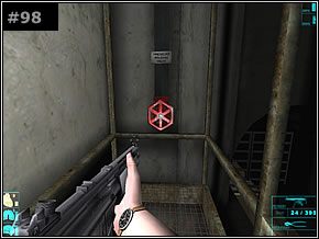 Udaj się do niego, uważając na terrorystę, który wyskoczy zaraz zza drzwi - Misja 11 - Not My Day - Die Hard: Nakatomi Plaza - poradnik do gry