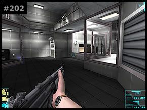 Otwórz zbrojone drzwi [#203], które wcześniej odblokowałeś korzystając z czerwonego panelu i poczekaj, aż zakończy się proces odkażania - Misja 23 - R&B Lab - Die Hard: Nakatomi Plaza - poradnik do gry