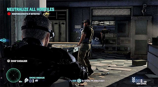 Pierwszy z trzech przeciwników - Eskortowanie Kobina | Misja 1 - Kryjówka | Splinter Cell Blacklist - Tom Clancys Splinter Cell: Blacklist - poradnik do gry