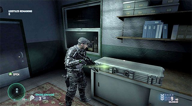 Skrzynia z zapasami na piętrze ambasady - Misja 1 - Ambasada Pakistanu | Dodatkowe misje - Charlie - Tom Clancys Splinter Cell: Blacklist - poradnik do gry