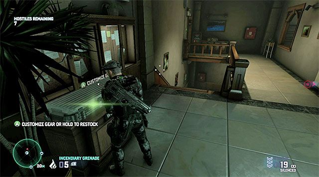 Skrzynia z zapasami na piętrze ambasady - Misja 2 - Ambasada Szwajcarii | Dodatkowe misje - Charlie - Tom Clancys Splinter Cell: Blacklist - poradnik do gry
