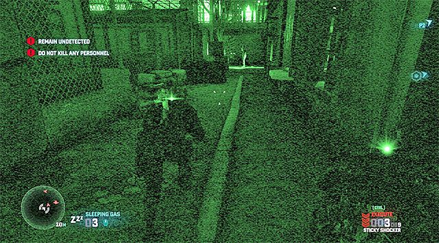 Podczas przemierzania okolic koszar dobrze jest pozostawać w ukryciu - Misja 2 - Baza rakietowa | Dodatkowe misje - Briggs | Splinter Cell Blacklist - Tom Clancys Splinter Cell: Blacklist - poradnik do gry