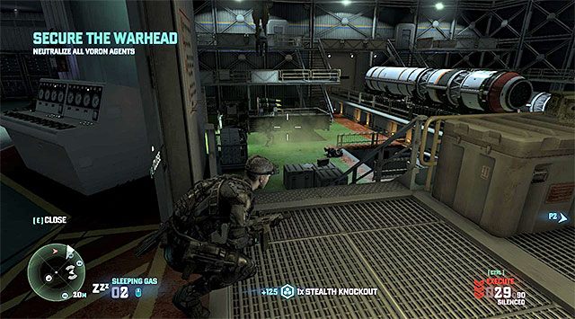 W trakcie eliminowania wrogich agentów warto wspomagać się gadżetami i pozostawać w ukryciu - Misja 2 - Baza rakietowa | Dodatkowe misje - Briggs | Splinter Cell Blacklist - Tom Clancys Splinter Cell: Blacklist - poradnik do gry